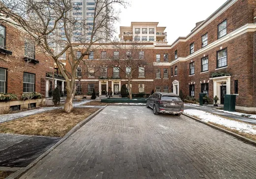 Maison à vendre - 16 Place de Chelsea, Montréal (Ville-Marie), H3G 2J9