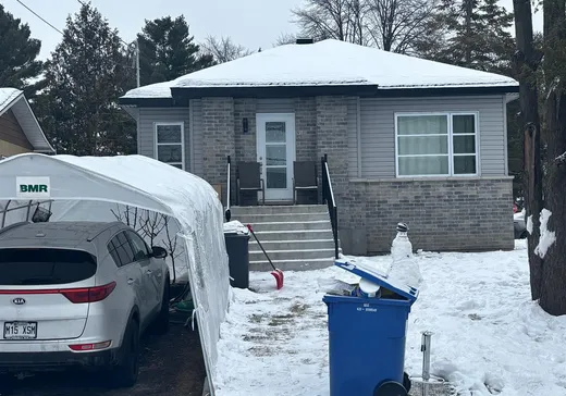 Bungalow à vendre - 65-65A 32e Avenue, Sainte-Marthe-sur-le-Lac, J0N1P0
