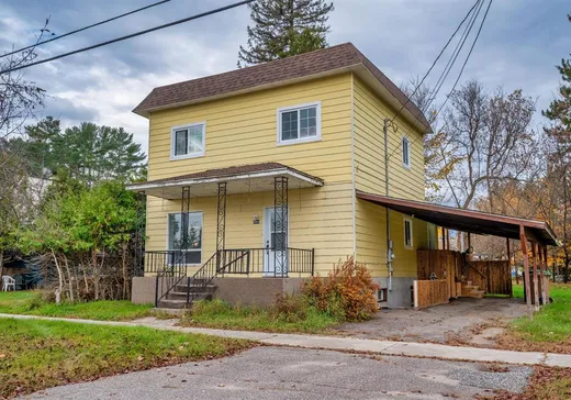 Two or more stories for sale - 2257 Ch. du Tour-du-Lac, Nominingue, J0W1R0