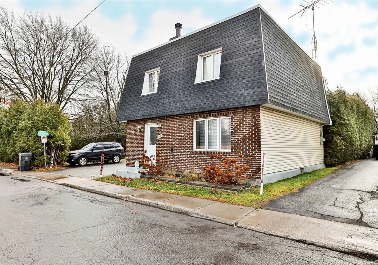 Maison à vendre - 114 Rue St-Joseph, Sainte-Thérèse, J7E 3L9