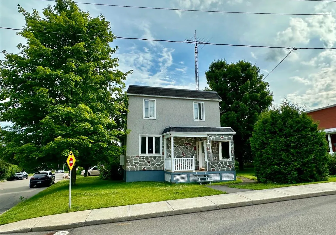 Maison à vendre - 405 Rue Principale, Île d'Orleans St-Laurent, J8G 2V4