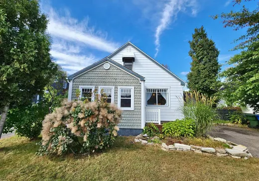 Un étage et demi à vendre - 445 Rue Thomas, Lachute, J8H1V8