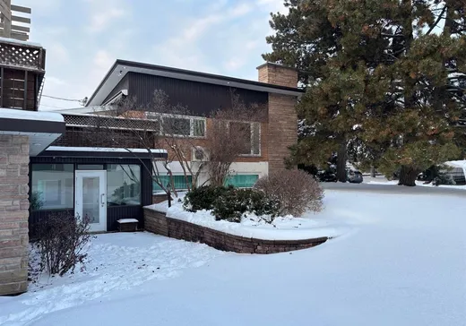 Bungalow for sale - 600-600A Rue Franchère, Saint-Sauveur, H7E3R2
