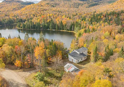 Two or more stories for sale - 44 Ch. Paquette, Val-des-Lacs, J0T2P0