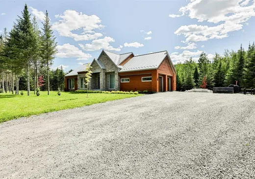 House for sale - 52 Ch. de la Rivière, Saint-Sauveur, J0R 1K0