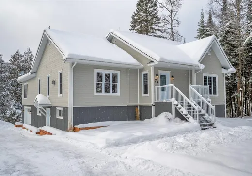 Bungalow for sale - 79 Ch. de la Baie, Mont-Blanc, J0T2G0