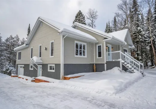 Maison à vendre - 79 Ch. de la Baie, Mont-Blanc, J0T 2G0