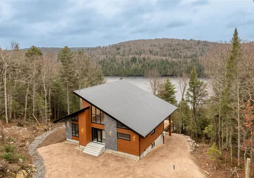 Maison à vendre - 600 Ch. du Gouverneur-Duquesne, Riviere-A-Pierre, G0A 3A0