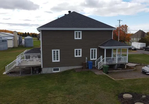 Maison à vendre - 692-694 Ch. Bellevue O., Cap-Saint-Ignace, G0R 1H0
