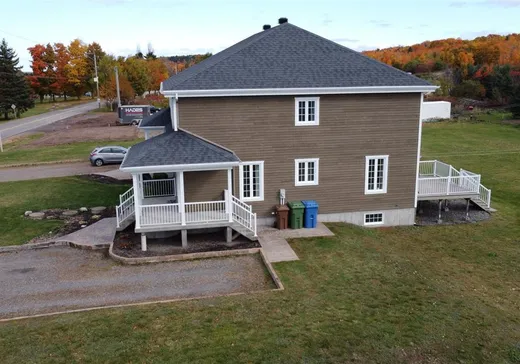 Maison à vendre - 692-694 Ch. Bellevue O., Cap-Saint-Ignace, G0R 1H0