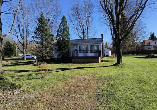 Bungalow à vendre - 244 Rue Maurice-Duplessis, Henryville, J0J1E0
