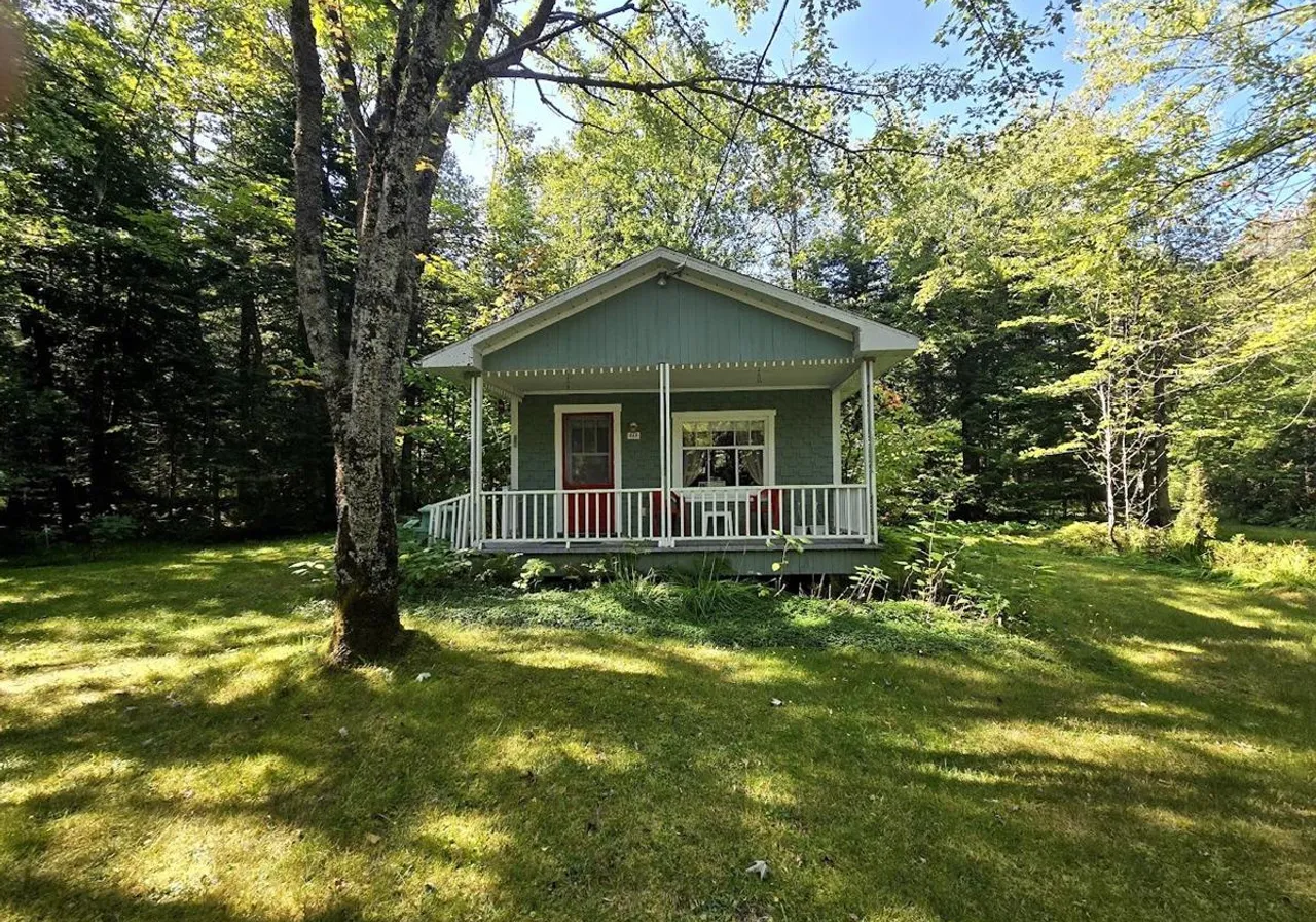 Chalet à vendre - 469 Ch. du Lac-des-Trois-Milles S., Ste-Cecile-De-Whitton, G0Y 1J0