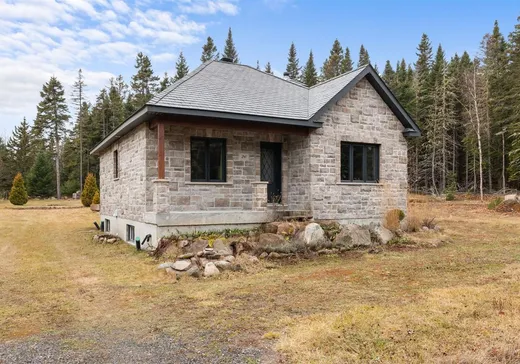 Bungalow for sale - 20 Rue du Domaine, St-Tite-Des-Caps, G0A4J0