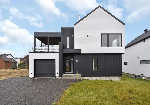 Maison à étages à vendre - 158 Rue De Coubertin, St-Ferreol-les-Neiges, G0A3R0