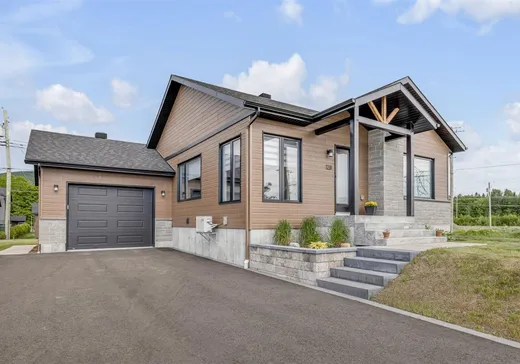 Bungalow for sale -  Av. des Verbourgs, Sainte-Anne-de-Beaupré, G0A3C0