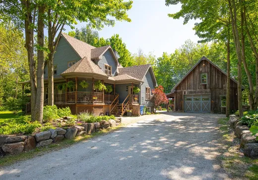 Maison à étages à vendre - 426 Rue des Élans, Farnham, J2N3C6