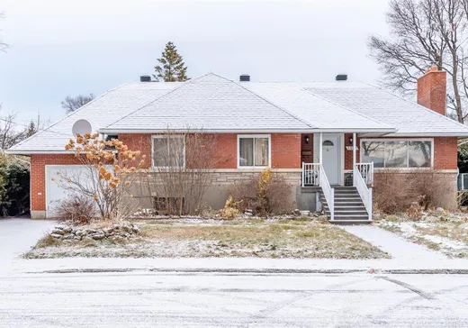 Bungalow à vendre - 5727 Av. Smart, Côte-Saint-Luc, H4W2M6