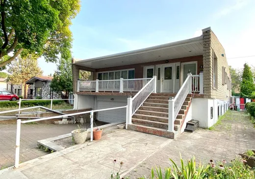 Chalet à vendre - 9250 Rue de Villieu, Montréal (Saint-Léonard), H1R2J6