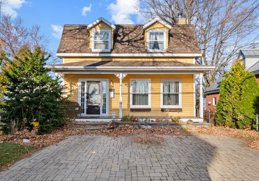 Maison à étages à vendre - 17A Rue de l'Église, Chambly, J3L3K6