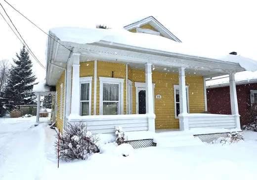 Maison à étages à vendre - 15 Ch. du Golf, Drummondville, J2C1K3