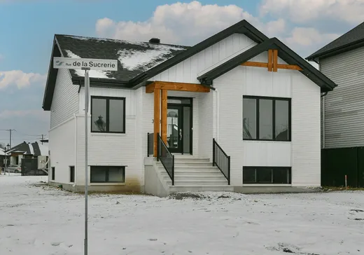 Two or more stories for sale - 3128 Rue de la Sucrerie, Sainte-Marthe-sur-le-Lac, J0N1P0