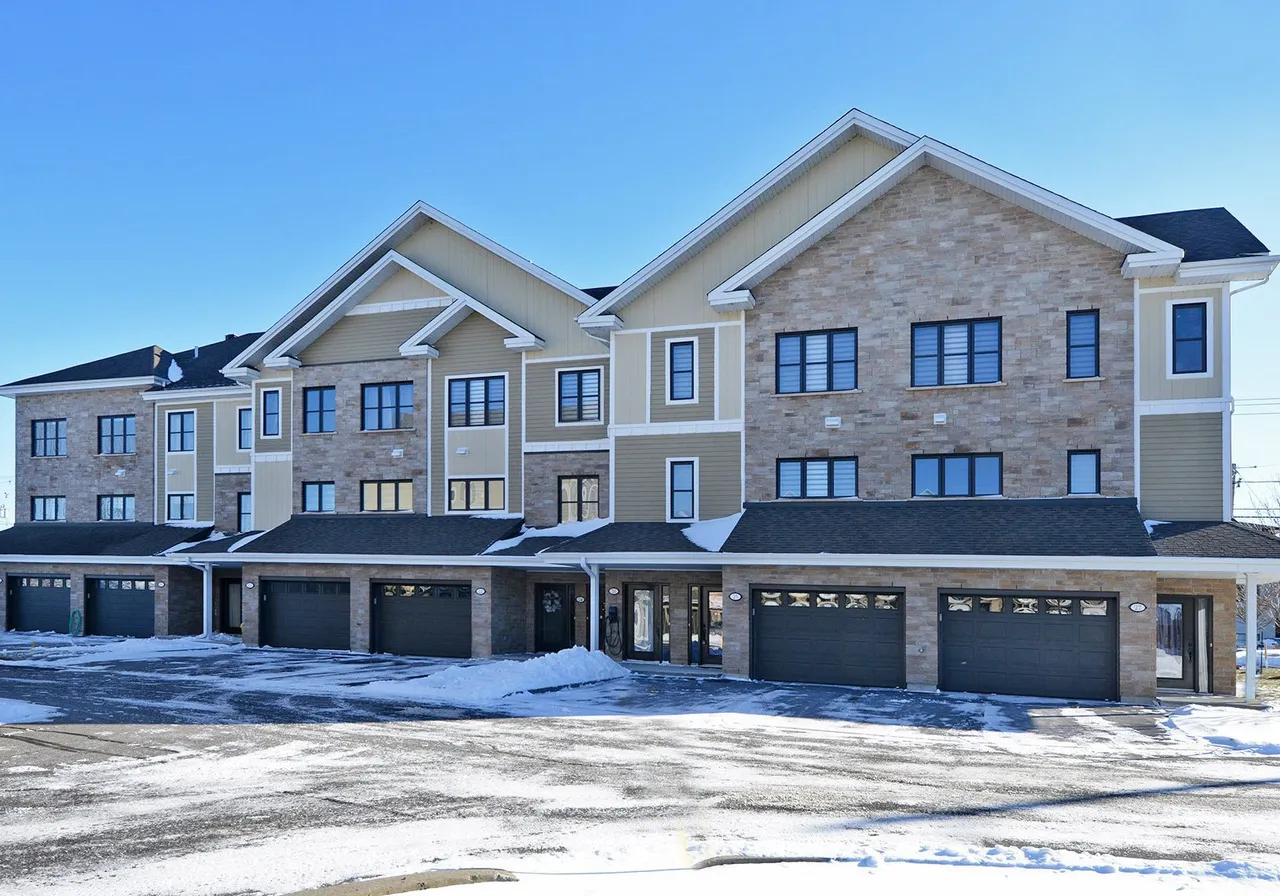 Condo à vendre - 2555 Boul. du Bord-de-l'Eau, Salaberry-de-Valleyfield, J6S 6E1