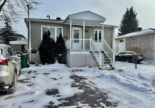 Bungalow à vendre - 5678 Rue Aline, Brossard, J4Z1R2
