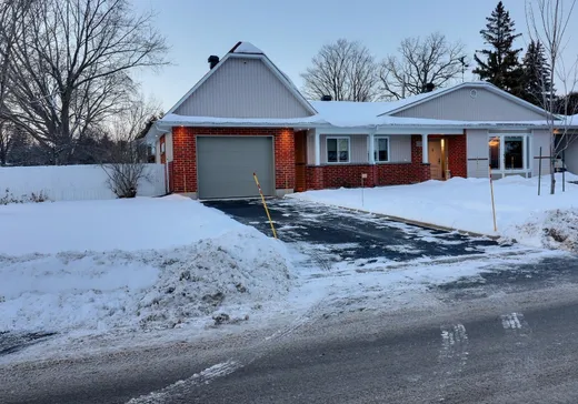 Maison à étages à vendre - 223 Av. Caumartin, Boisbriand, J7G1L6