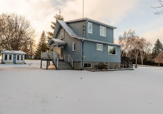 Two or more stories for sale - 135 54e Avenue, Sainte-Barbe, J0S1P0