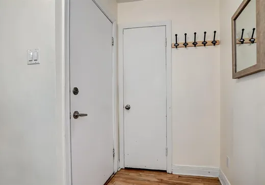 Condo à vendre - 2447 Av. West Hill, Montréal (Centreville), H4B 2S3