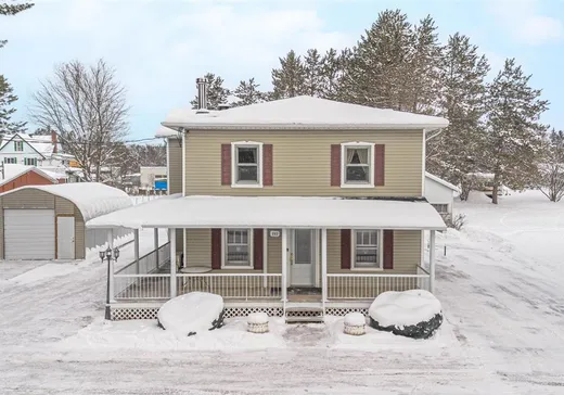 House for sale - 222 Rue St-Pierre, Nominingue, J0W 1R0