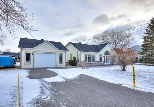Maison à étages à vendre - 130 70e Avenue, Saint-Zotique, J0P1Z0
