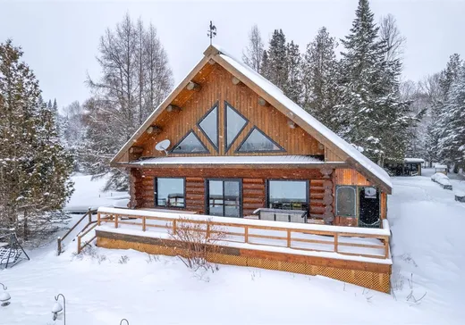 Maison à étages à vendre - 7 Ch. du Lynx, L'Ascension, J0T1W0