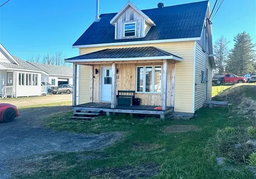 Two or more stories for sale - 43 Rue Principale, Saint-Charles-Garnier, G0K1K0