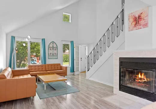 Two or more stories for sale - 114 43e Avenue, Sainte-Marthe-sur-le-Lac, J0N1P0