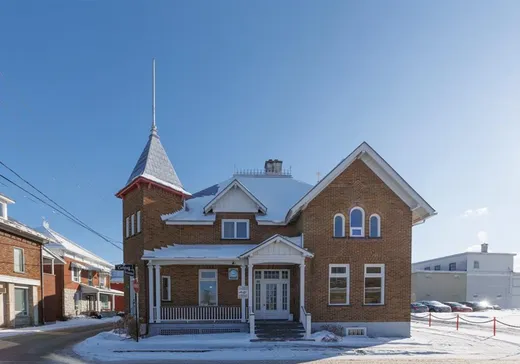 Maison à étages à vendre - 235 Av. du Collège, Sainte-Marie, G6E3X9
