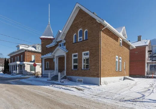 Maison à vendre - 235 Av. du Collège, Sainte-Marie, G6E 3X9