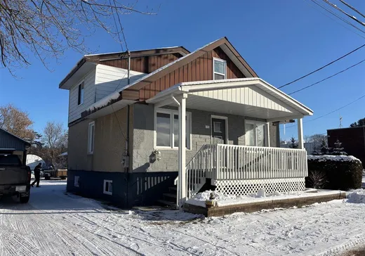 Maison à vendre - 210 Rue Henri-Bourassa, Papineauville, J0V 1R0