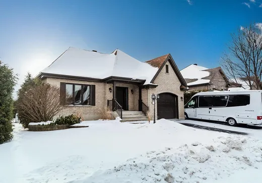 Bungalow for sale - 3419 Rue Laubia, St-Hubert, J3Y0C5
