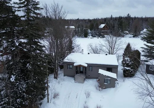 Bungalow à vendre - 72 Ch. du Loup, Saint-Côme-Linière, G0M1J0