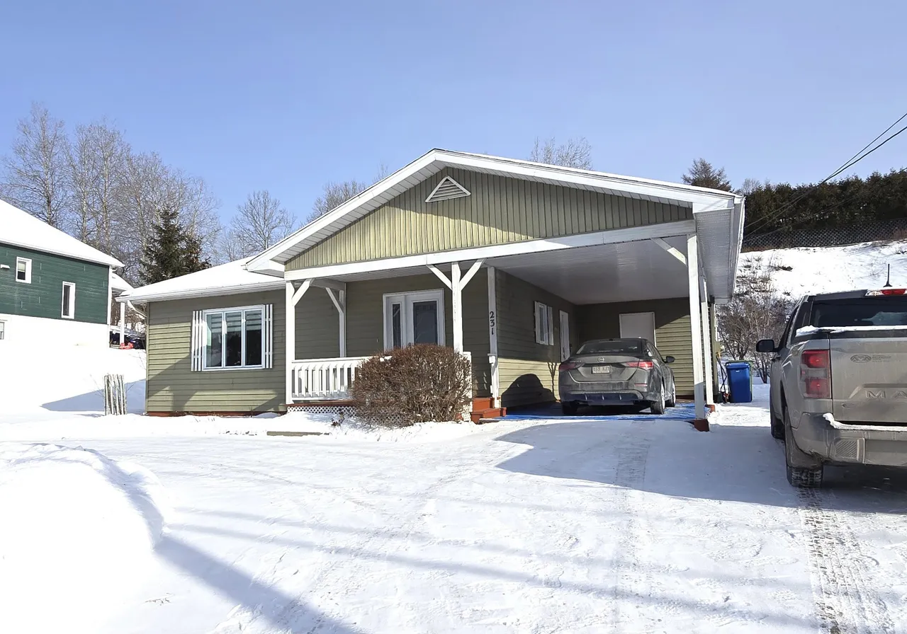 Maison à vendre - 231 Rue St-Jacques N., Causapscal, G0J 1J0