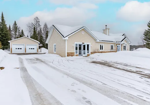 Maison à étages à vendre - 1667 7e Rue, Mont-Laurier, J9L0A9