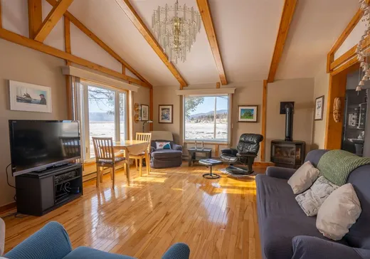Two or more stories for sale - 2 Ch. du Ruisseau-Rouge, Iles-Aux-Coudres, G0A1X0