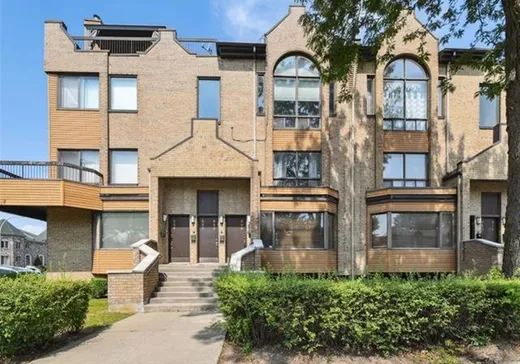 Two or more stories for sale - 806 Carré Simon, Montreal (Saint-Laurent), H4M2W2