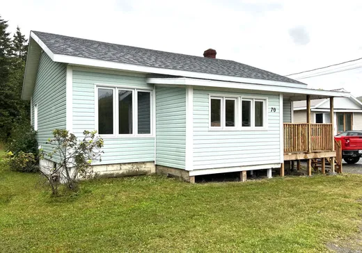 Maison à étages à vendre - 70 Rue Samson, Sainte-Anne-des-Monts, G4V3G6