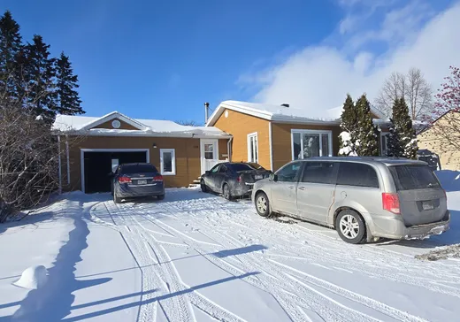 Maison à étages à vendre - 158 Rue des Chevaliers, Causapscal, G0J2P0