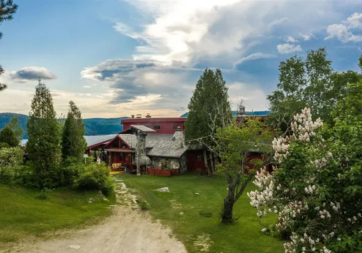 Maison à vendre - 66 Ch. de la Pointe-à-Gagnon, St-Fulgence, G0T 1Y0