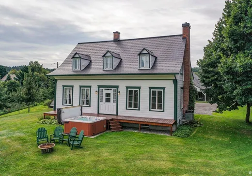 Un étage et demi à vendre - 1390Z Rg St-Étienne S., Sainte-Marie, G6E0N1