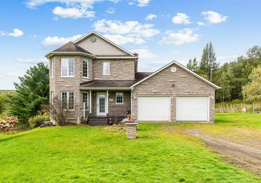Two or more stories for sale - 340 Ch. Remick, Canton De Stanstead, J1X3W4