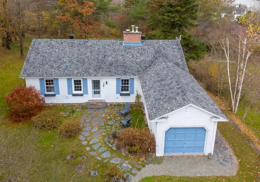 Bungalow for sale - 270 Rue Merrill, Magog, J0B2C0
